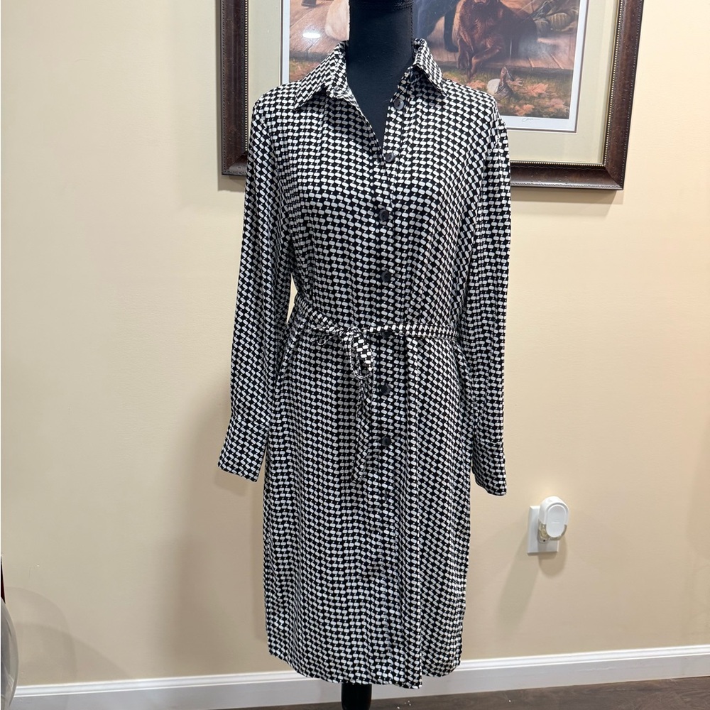 Cupcakes & Cashmere Unique Houndstooth Button Down Belted Dress